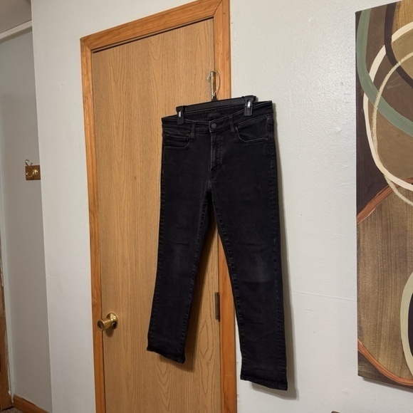 Uniqlo Denim - Uniqlo Size 8 Solid Black Skinny Leg Low-Rise Tapered Leg Ultra Stretch Jeans